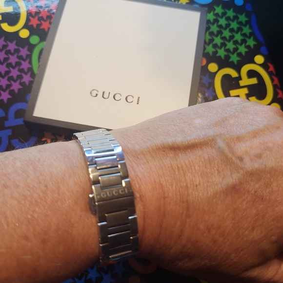 Gucci Diamond WATCH ⌚️ - Picture 3 of 4
